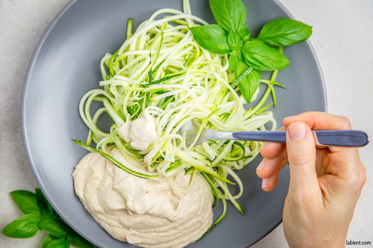 3-Ingredient Zucchini Noodles with Creamy Cashew Sauce